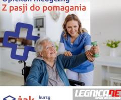 Opiekun medyczny - bezpłatny kierunek z misją